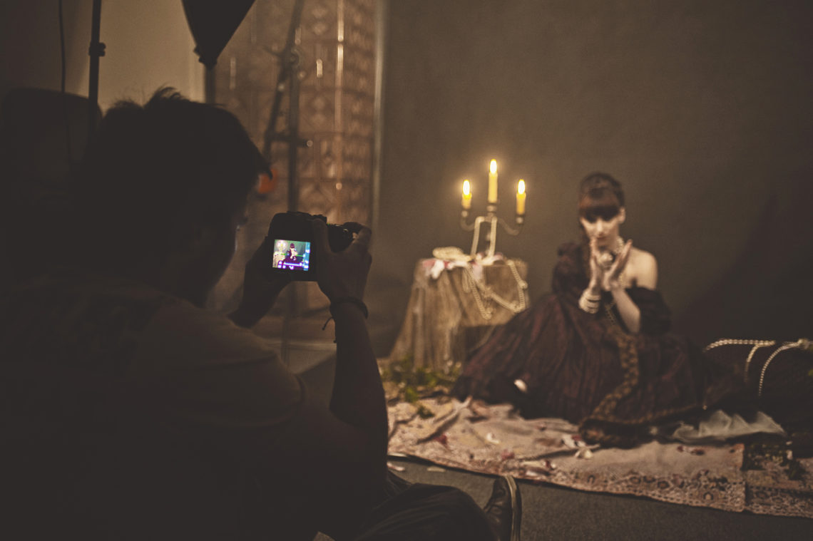 Backstage z fotografii studyjnej fot. Katarzyna Niwińska