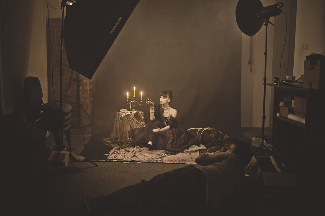 Backstage z fotografii studyjnej fot. Katarzyna Niwińska