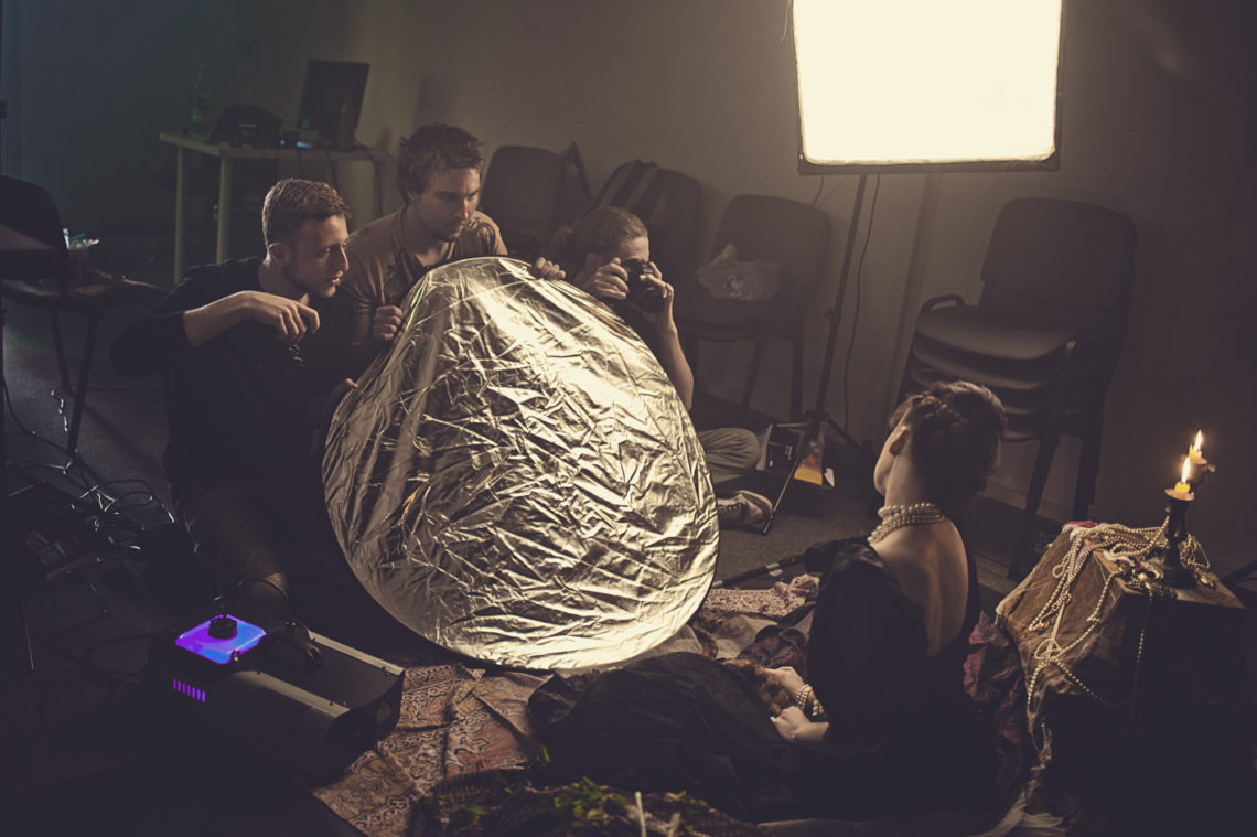 Backstage z fotografii studyjnej fot. Katarzyna Niwińska